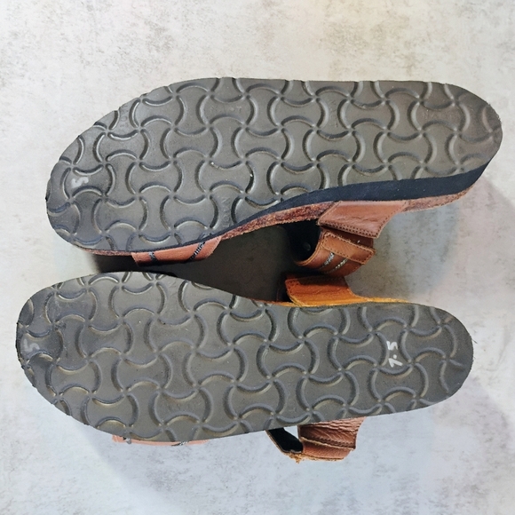 NAOT Dana Tan Leather T Strap Sandals Womens EU 38 US 7 Bohemian Comfort Slip On - Picture 10 of 12